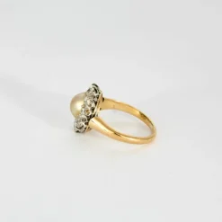 Bague Pompadour ancienne sertie perle et diamants