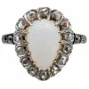 Bague pompadour antique or blanc 18k opale cabochon et diamants taille roses (circa 1900)
