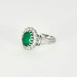 Bague Pompadour Emeraude Entourage Diamants Or Blanc
