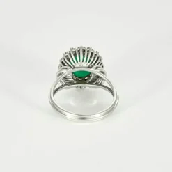 Bague Pompadour Emeraude Entourage Diamants Or Blanc