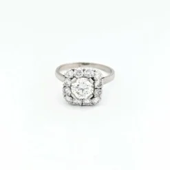 Bague Pompadour en or blanc Platine et diamants