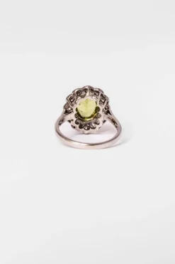 Bague Pompadour en or jaune, or blanc, péridot et diamants