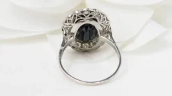 Bague Pompadour en platine saphir et diamants