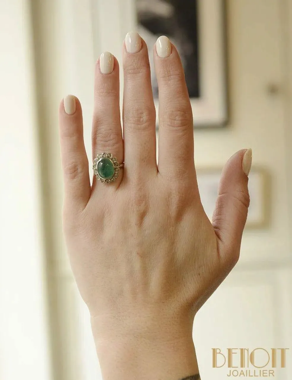 Bague Pompadour émeraude cabochon et diamants