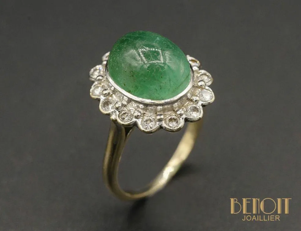 Bague Pompadour émeraude cabochon et diamants