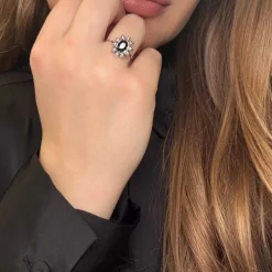 Bague Pompadour or blanc saphir diamants