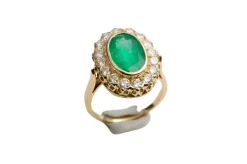 Bague pompadour or jaune, émeraude et 16 diamants.