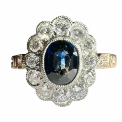 Bague pompadour ou marguerite saphir et diamants, or jaune 18 carats