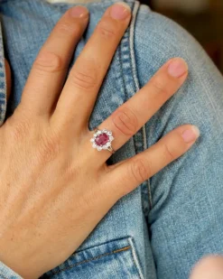 Bague Pompadour Rubis Ovale et Diamants