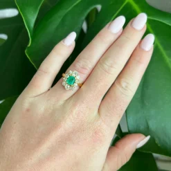 Bague Pompadour Vintage Or 18 Carats, Émeraude Naturelle et Diamants