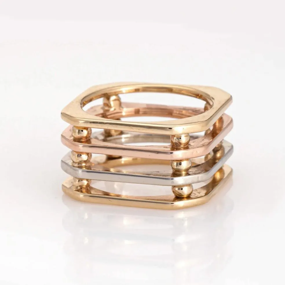 Bague porte carrée en or tricolore 14 carats