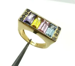 Bague Premier avec pierres multicolores
