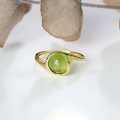 Bague péridot cabochon or jaune