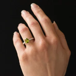 Bague péridot et diamants