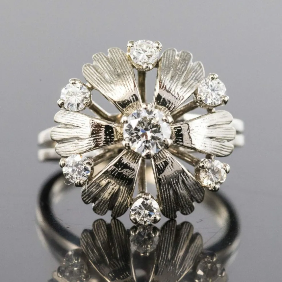 Bague pétales or blanc diamants