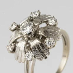 Bague pétales or blanc diamants