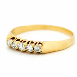 Bague rangée de diamants