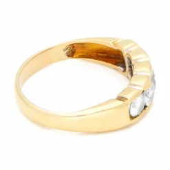Bague rangée de diamants en or jaune
