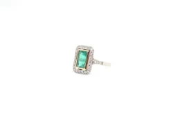 Bague rectangle Or jaune Platine Emeraude Diamants