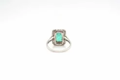 Bague rectangle Or jaune Platine Emeraude Diamants