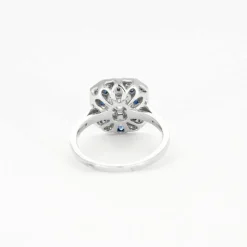 Bague rectangulaire diamants saphirs calibrés