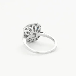 Bague rectangulaire diamants saphirs calibrés