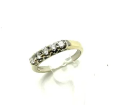 Bague Rivière en or blanc et diamants