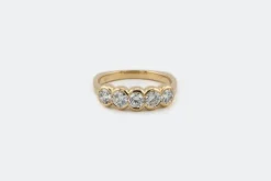Bague Rivière en or jaune avec diamants