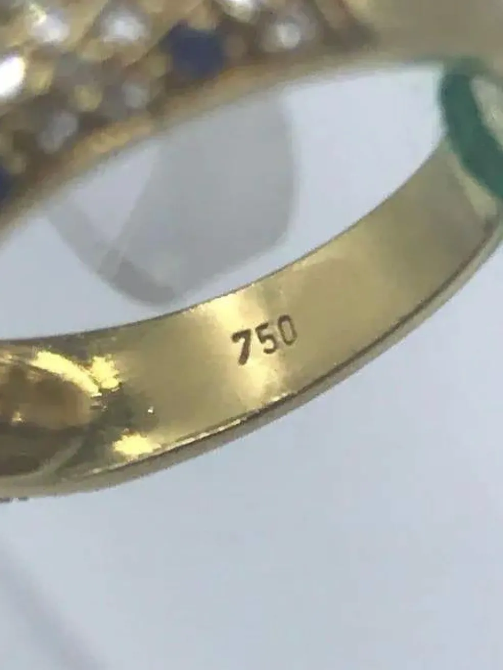 Bague rivière saphirs et diamants