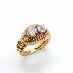 Bague Rocaille, deux diamants taille ancienne et or jaune