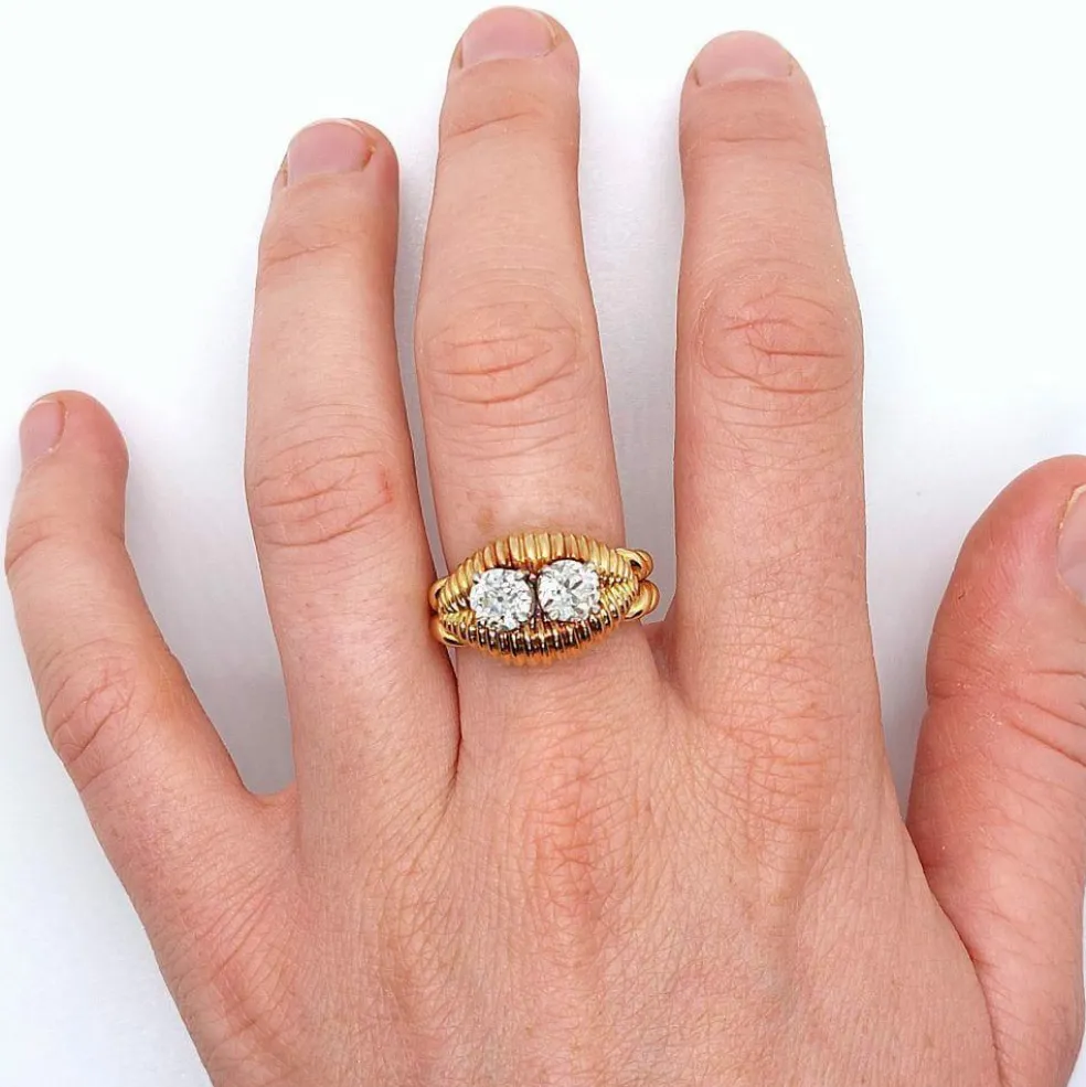 Bague Rocaille, deux diamants taille ancienne et or jaune