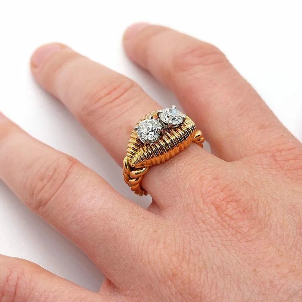 Bague Rocaille, deux diamants taille ancienne et or jaune