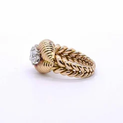 Bague Rocaille, deux diamants taille ancienne et or jaune