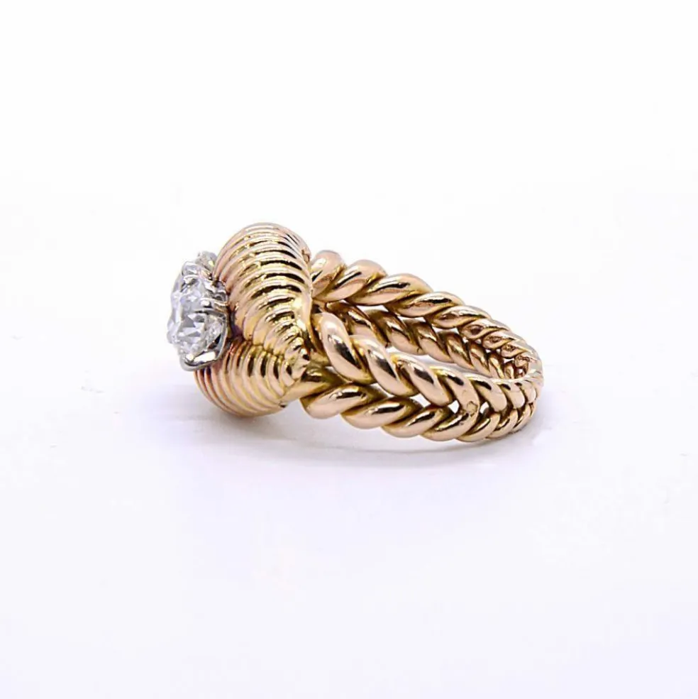 Bague Rocaille, deux diamants taille ancienne et or jaune