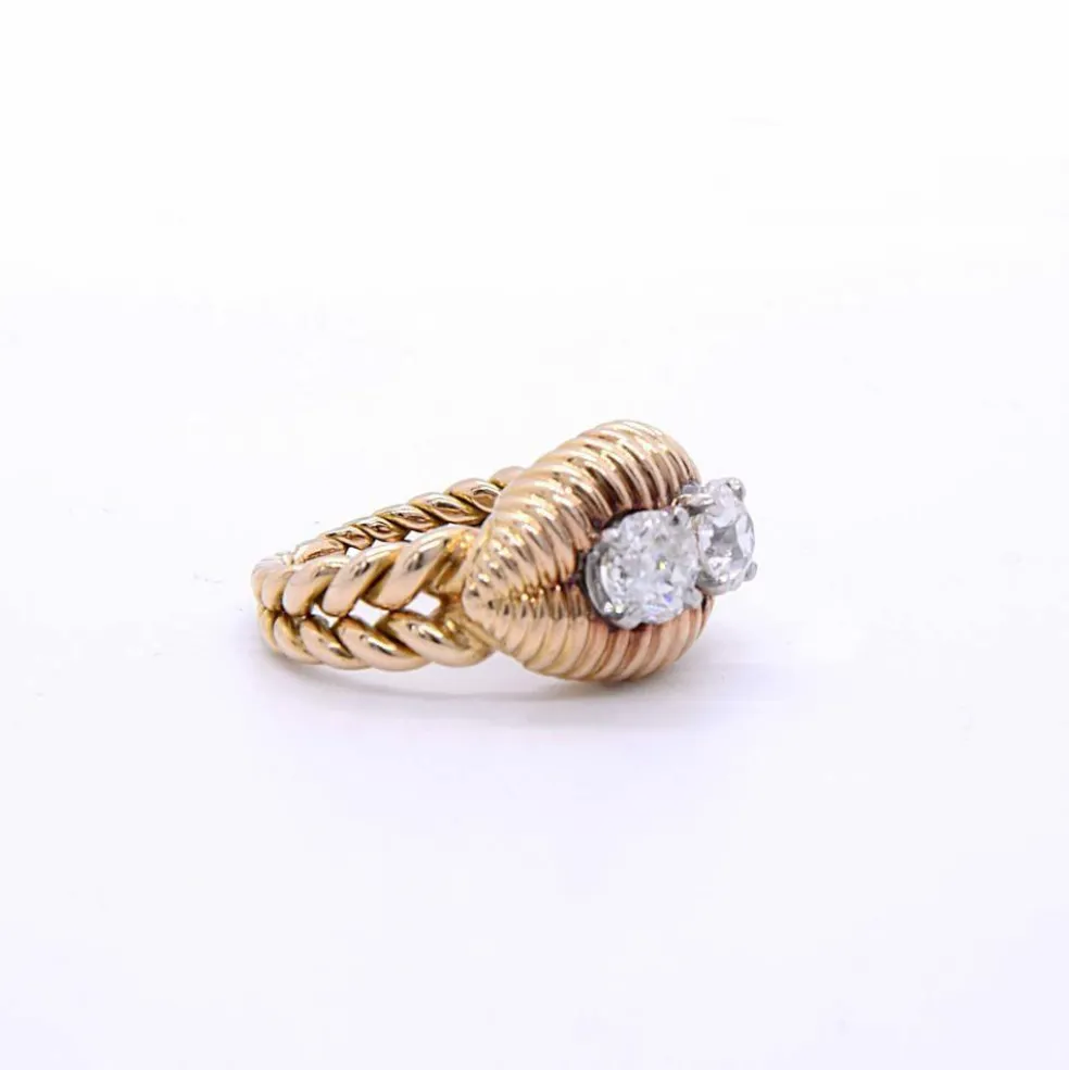 Bague Rocaille, deux diamants taille ancienne et or jaune