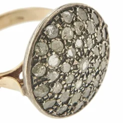 Bague ronde en or jaune avec diamants