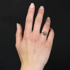 Bague ronde rubis et diamants ancienne