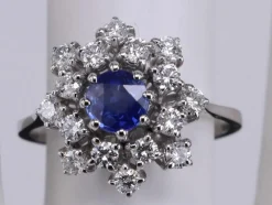 Bague ronde Saphir Bleu Royal et Diamants en or blanc