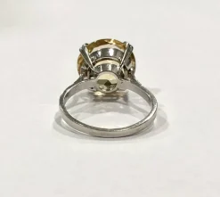 Bague rétro citrine et or blanc