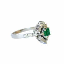 bague rétro en or avec diamant et émeraude