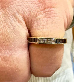 Bague rétro or jaune, diamants, saphirs