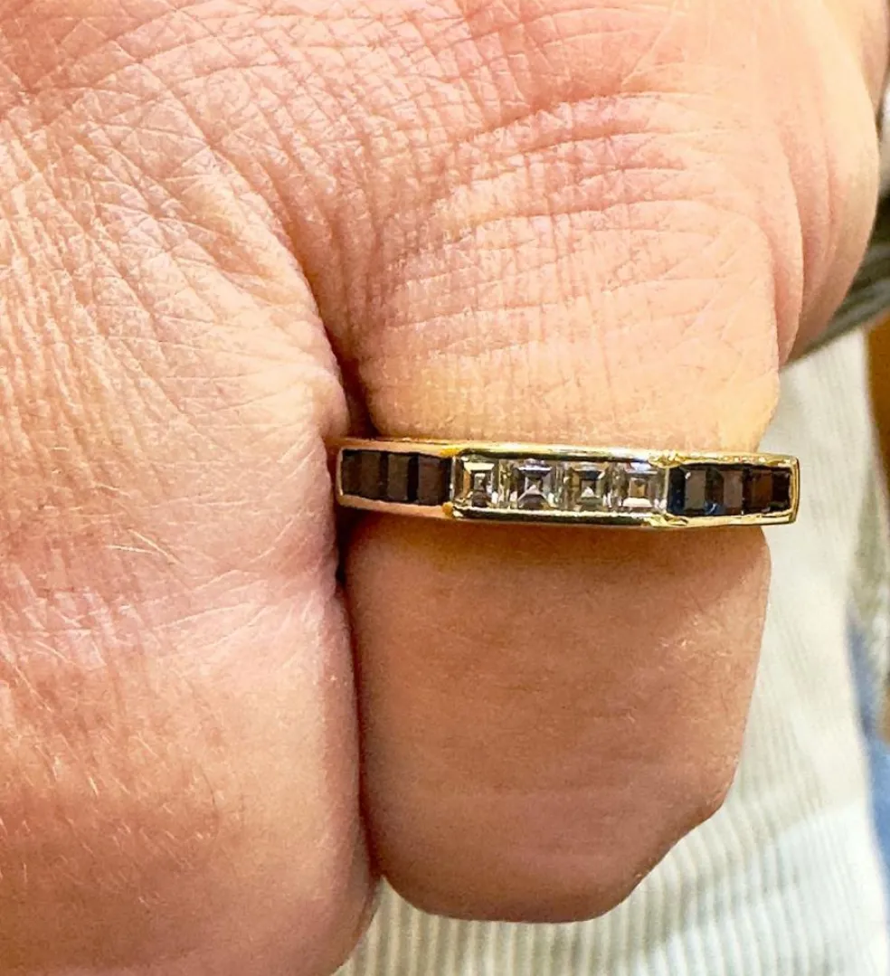 Bague rétro or jaune, diamants, saphirs