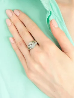 BAGUE "RUBAN" OR & DIAMANTS