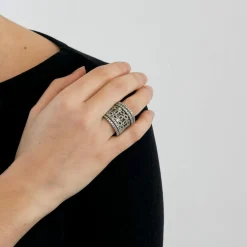 Bague ruban or blanc et diamants