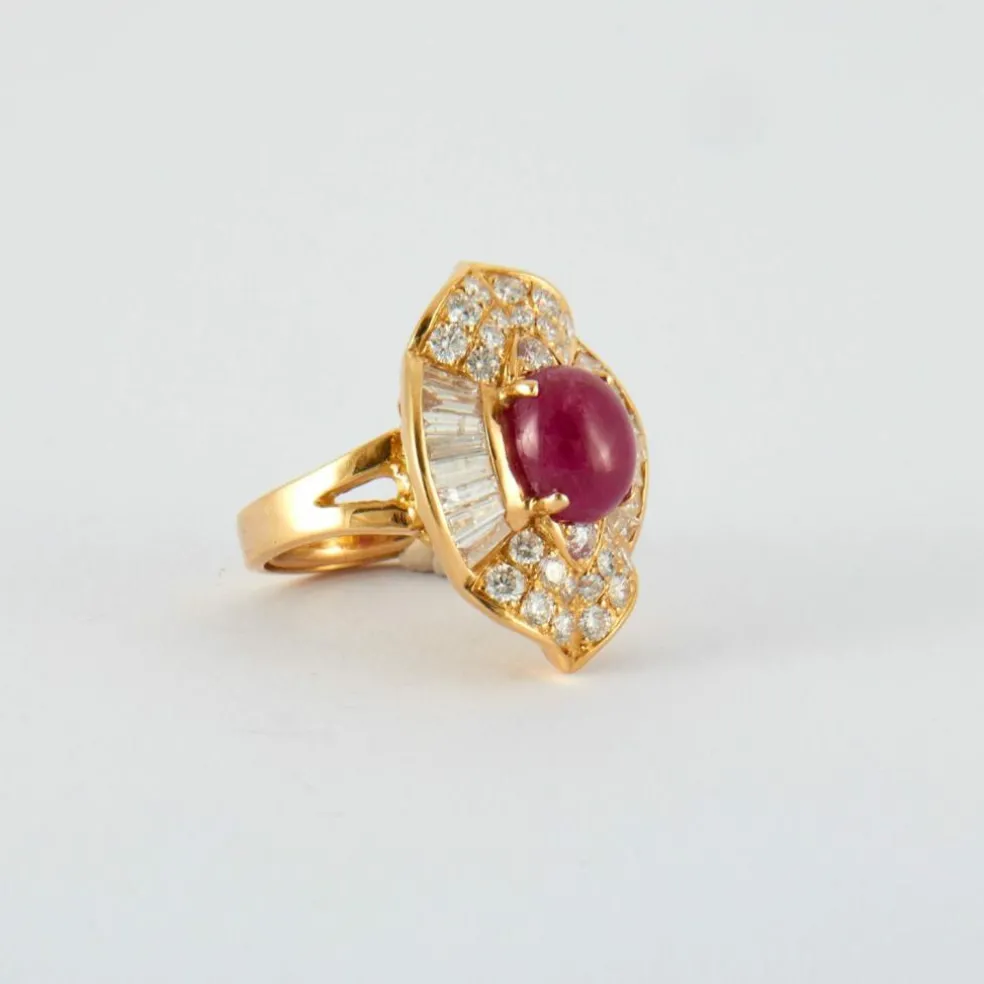 Bague Rubis cabochon Diamants