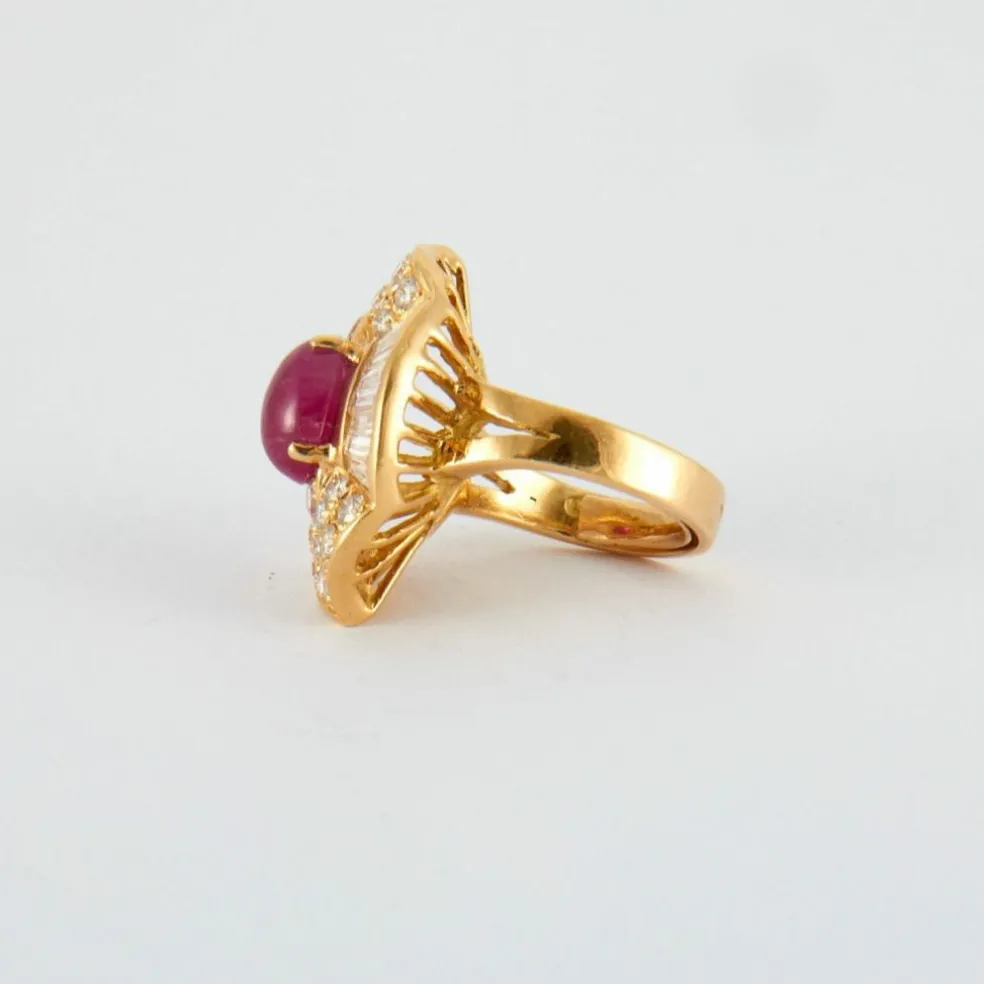 Bague Rubis cabochon Diamants