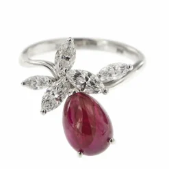 Bague rubis cabochon et diamants