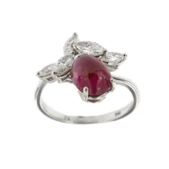 Bague rubis cabochon et diamants