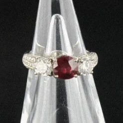 Bague Rubis, Diamants et pavage de diamants