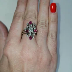 Bague rubis et diamants Année 70